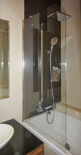 Шторка на ванну GuteWetter Lux Pearl GV-601A левая 80 см стекло бесцветное, профиль хром фото 2