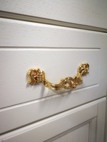 Шкаф-пенал ValenHouse Эллина 40 L с бельевой корзиной, слоновая кость, фурнитура золото фото 6