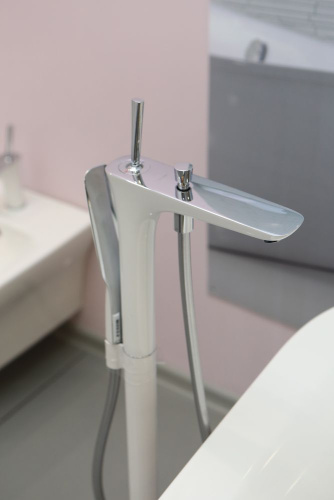 Смеситель Hansgrohe PuraVida 15473400 для ванны с душем фото 5