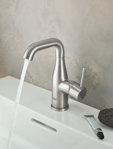 Смеситель Grohe Essence New 23462DC1 для раковины фото 3