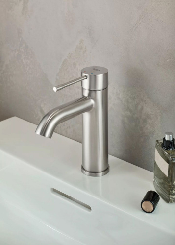 Смеситель Grohe Essence New 23590001 для раковины фото 3