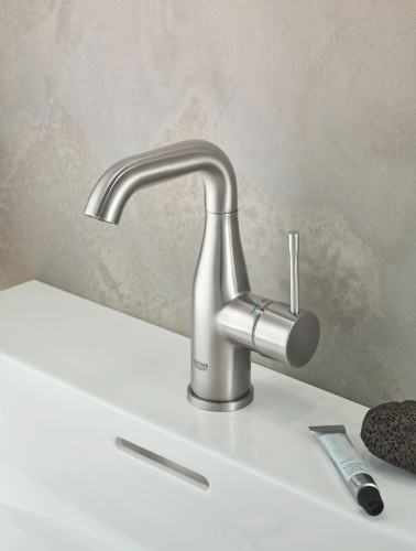 Смеситель Grohe Essence New 23462DC1 для раковины фото 4