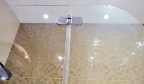 Шторка на ванну GuteWetter Lux Pearl GV-102A левая 100 см стекло бесцветное, профиль хром фото 4