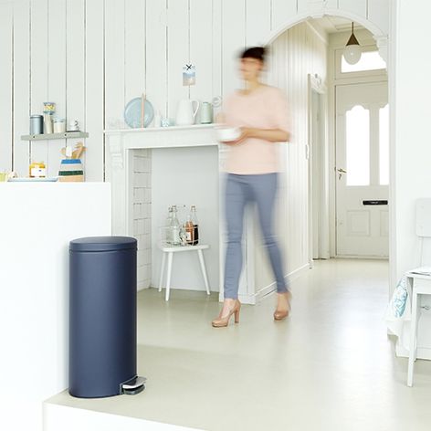 Мусорное ведро Brabantia FlatBack 103940 фото 9 Мусорное ведро Brabantia FlatBack 103940 фото 9