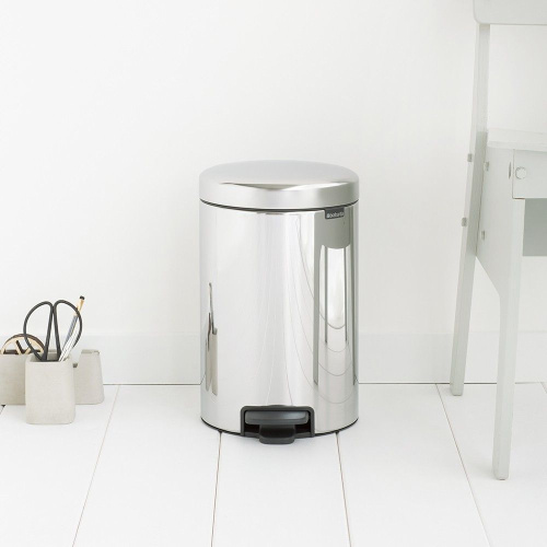 Мусорное ведро Brabantia NewIcon 113888 фото 2 Мусорное ведро Brabantia NewIcon 113888 фото 2