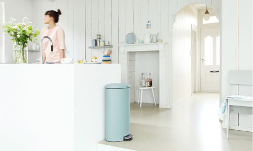 Мусорное ведро Brabantia FlatBack 103964 фото 8 Мусорное ведро Brabantia FlatBack 103964 фото 8