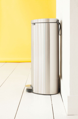 Мусорное ведро Brabantia FlatBack 482007 фото 9 Мусорное ведро Brabantia FlatBack 482007 фото 9