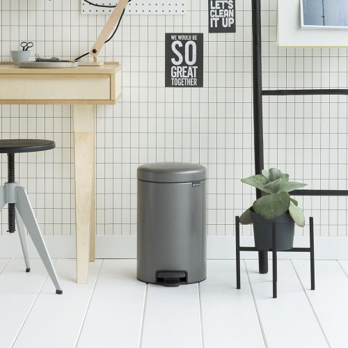 Мусорное ведро Brabantia NewIcon 113628 фото 2 Мусорное ведро Brabantia NewIcon 113628 фото 2