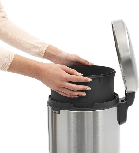 Мусорное ведро Brabantia NewIcon 112041 фото 8 Мусорное ведро Brabantia NewIcon 112041 фото 8