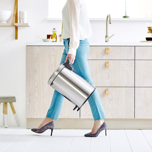 Мусорное ведро Brabantia NewIcon 113604 фото 2 Мусорное ведро Brabantia NewIcon 113604 фото 2